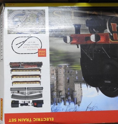 Lot 292 - A large collection of Hornby 00 gauge model...