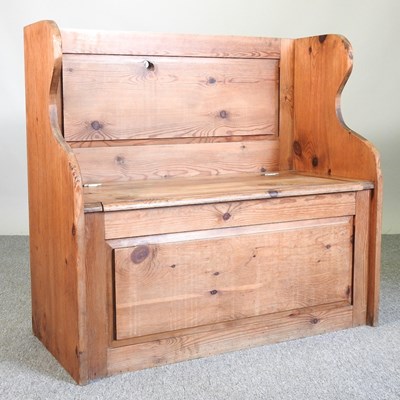 Lot 157 - A pine box settle, with a rising seat