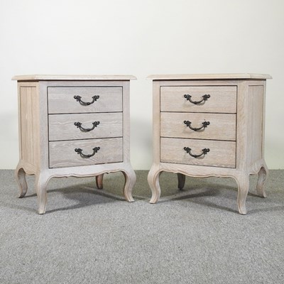 Lot 593 - A pair of modern bedside chests, on cabriole...