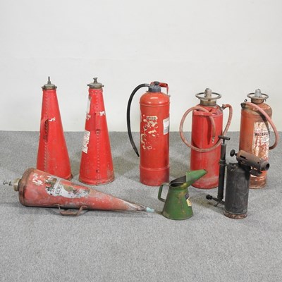 Lot 91 - A collection of vintage fire extinguishers,...