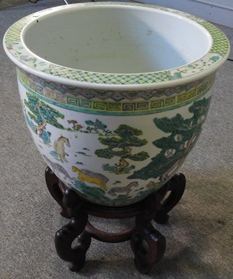 Lot 298 - An early 20th century Chinese porcelain...