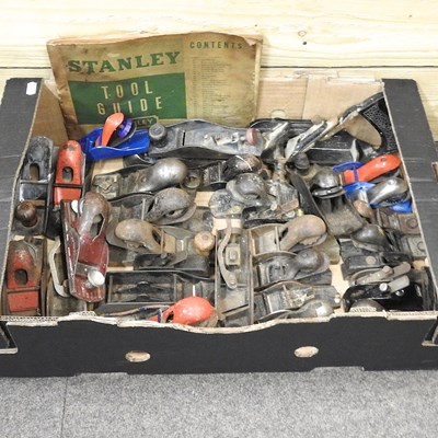 Lot 202 - A collection of tools, to include woodworking...