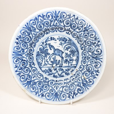 Lot 274 - An 18th century delft blue and white plate