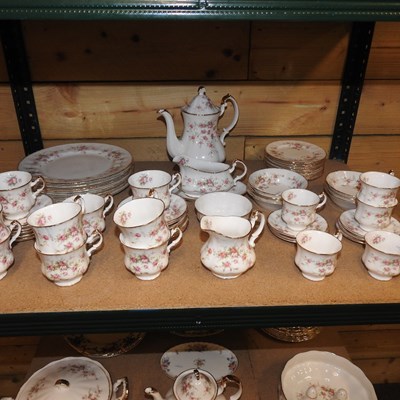 Lot 187 - A collection of Paragon Victorian Rose pattern teawares