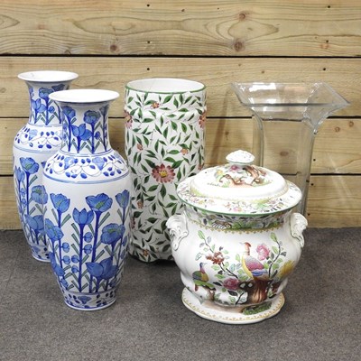 Lot 417 - A Copeland Spode jar, with lid, together with...