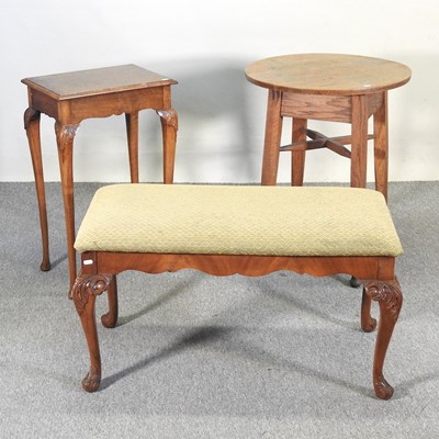 Lot 320 - An early 20th century oak circular occasional...