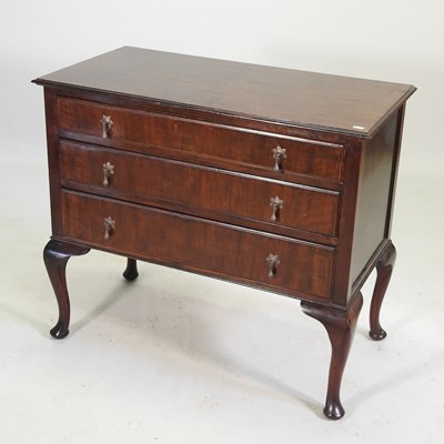 Lot 539 - An early 20th century walnut chest