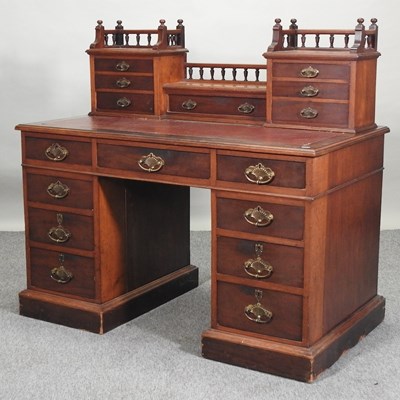 Lot 345 - A late Victorian pedestal desk