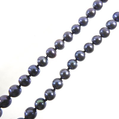 Lot 229 - A JKA cultured pearl necklace, with a 9 carat...