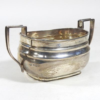 Lot 85 - An Edwardian silver sucrier, of oval twin...