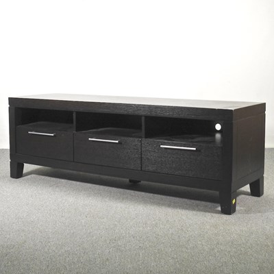 Lot 121 - A modern low sideboard with three drawers