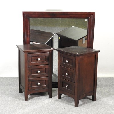 Lot 523 - A pair of modern bedside chests, together with...