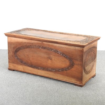 Lot 117 - An early 20th century continental carved...