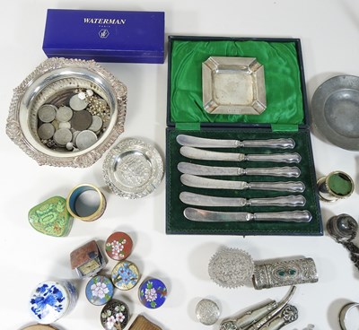 Lot 38 - A collection of silver