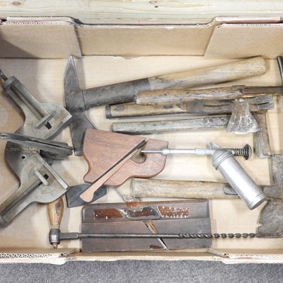 Lot 511 - A collection of vintage hand tools, to include...