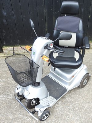 Lot 322 - A Quingo Plus electric mobility scooter