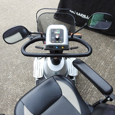 Lot 322 - A Quingo Plus electric mobility scooter