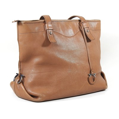 Lot 133 - A Salvatore Ferragamo tan leather ladies handbag
