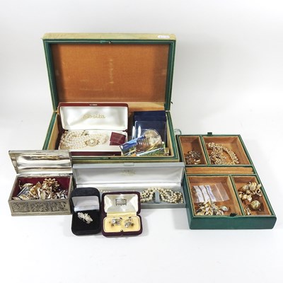 Lot 83 - A collection of costume jewellery, to include...