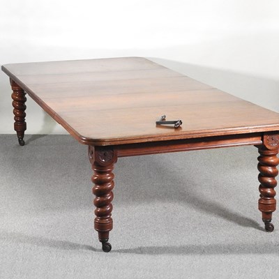 Lot 197 - A large Victorian walnut wind out extending...