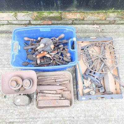 Lot 290 - A collection of hand tools and metalwares