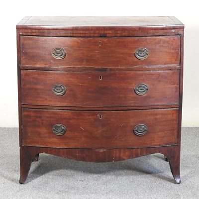 Lot 505 - A 19th century mahogany and crossbanded bow...