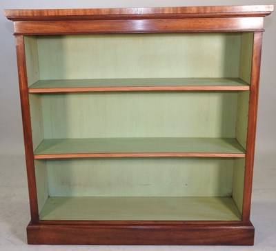 Lot 338 - A mahogany and crossbanded dwarf open bookcase