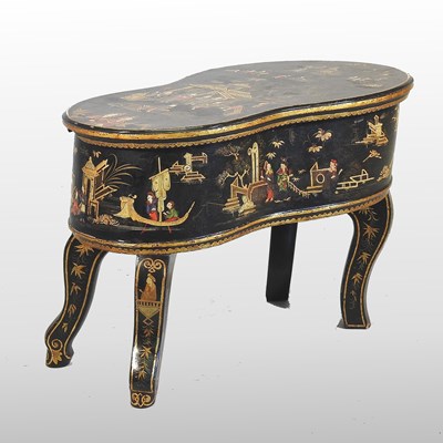 Lot 342 - An early 20th century chinoiserie decorated bidet