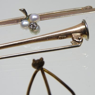 Lot 167 - A 15 carat gold tie pin, in the form of a...