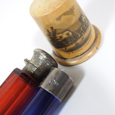 Lot 40 - A Victorian glass double ended scent bottle,...