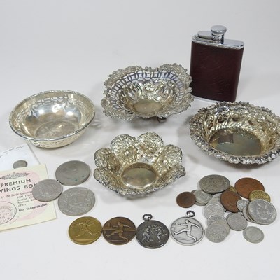 Lot 59 - An early 20th century pierced silver bon-bon...