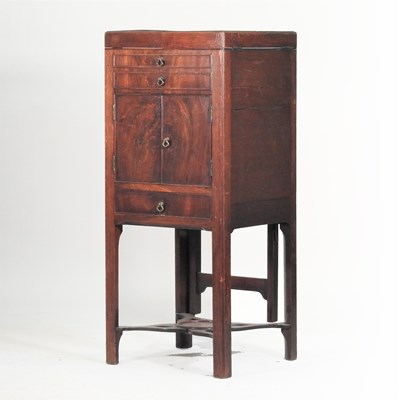 Lot 366 - A 19th century mahogany enclosed washstand