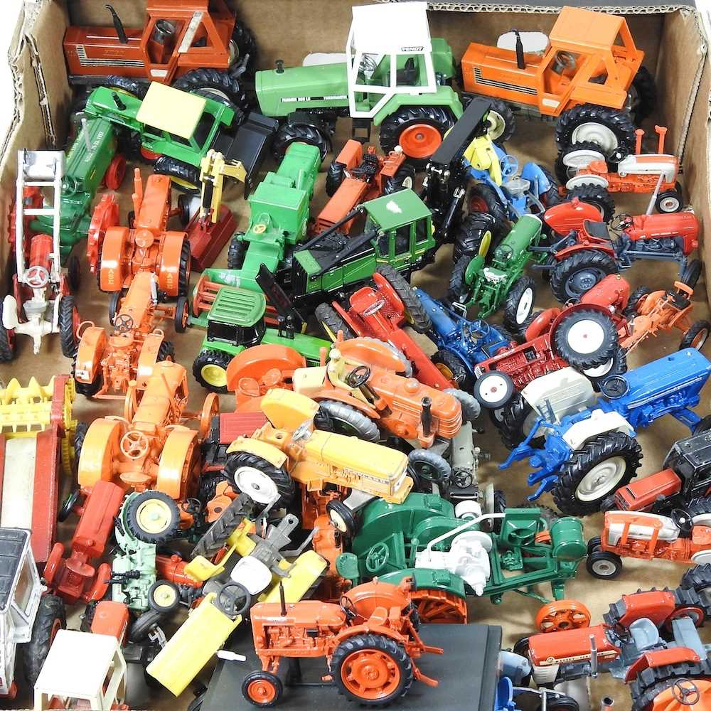 Lot 402 - A large collection of model toy tractors, to