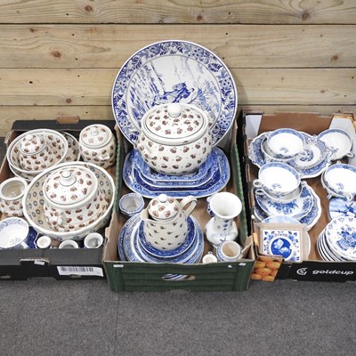 Lot 179 - A collection of Staffordshire blue and white...