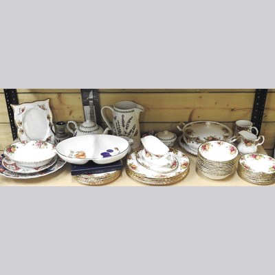 Lot 239 - A collection of Royal Albert Old Country Roses...