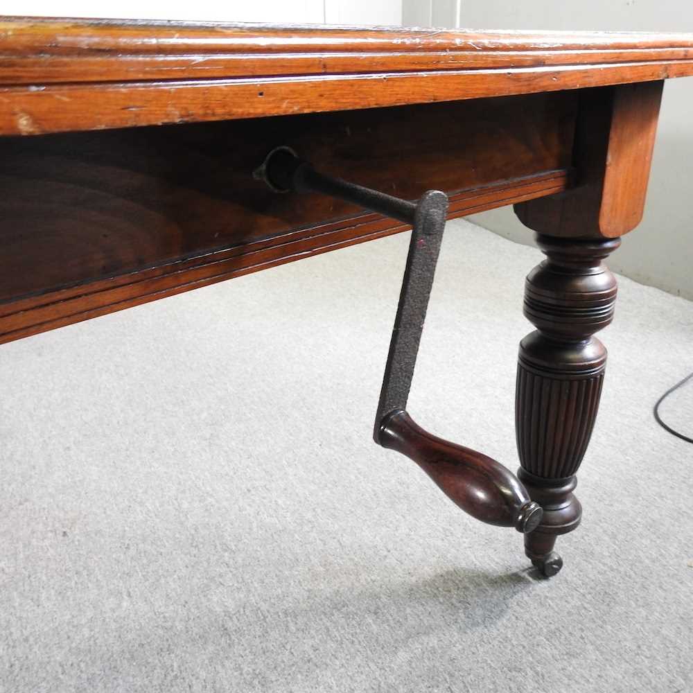 Lot 228 - A late Victorian mahogany wind-out extending