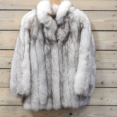 Lot 642 - A ladies vintage fur short coat