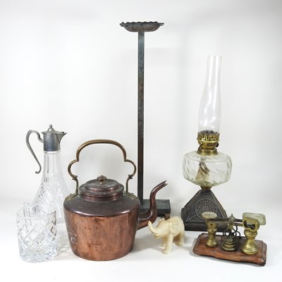 Lot 652 - A Victorian copper kettle, together with a set...