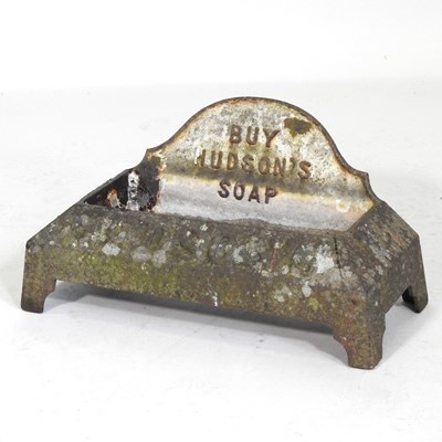 Lot 597 - A Hudson cast iron pet water bowl, 41cm wide