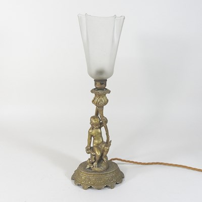 Lot 367 - An early 20th century bronzed figural table lamp