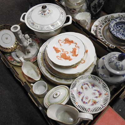 Lot 877 - A collection of decorative china, glass...