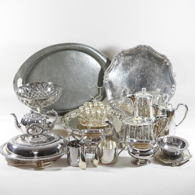 Lot 172 - A collection of silver plated items