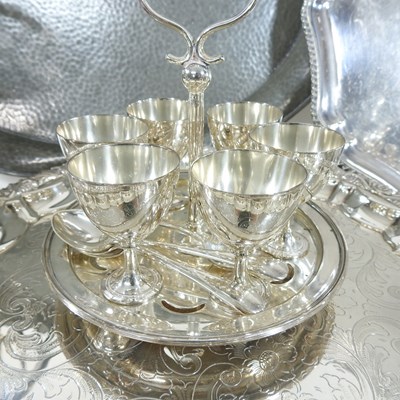 Lot 172 - A collection of silver plated items