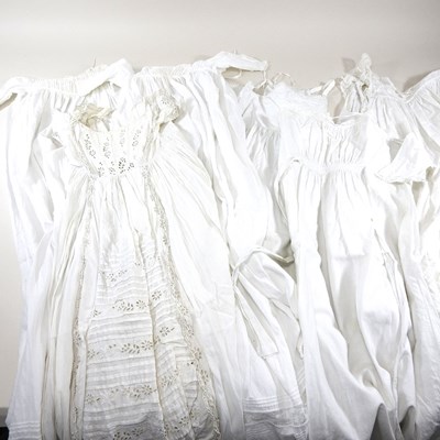 Lot 494 - A collection of early 20th century white...