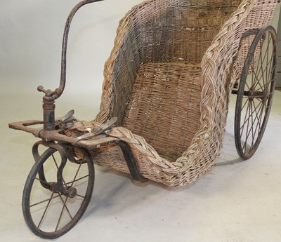 Lot 502 - A Victorian bath chair