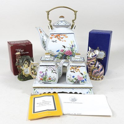 Lot 26 - A Royal Crown Derby Imari cat paperweight,...