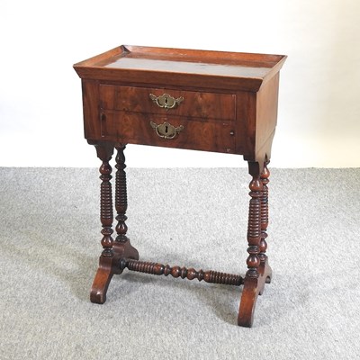 Lot 639 - A Victorian mahogany occasional table