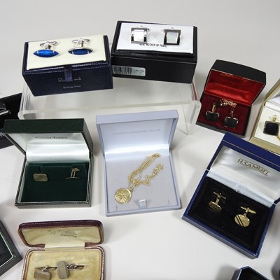 Lot 176 - A 9 carat gold tie pin, with engine turned...
