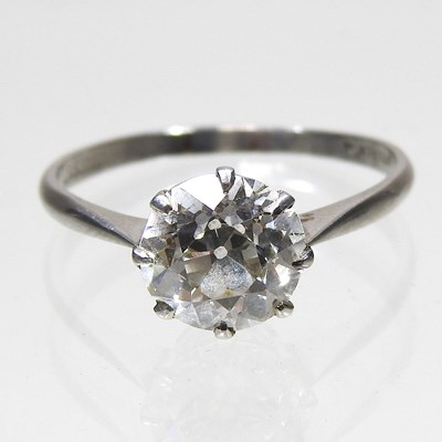 Lot 72 - A platinum solitaire diamond, ring, the...