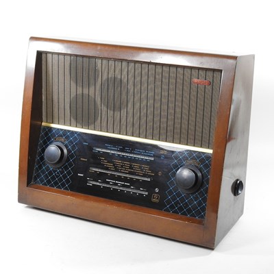 Lot 583 - A mid 20th century Murphy radio, 48cm wide